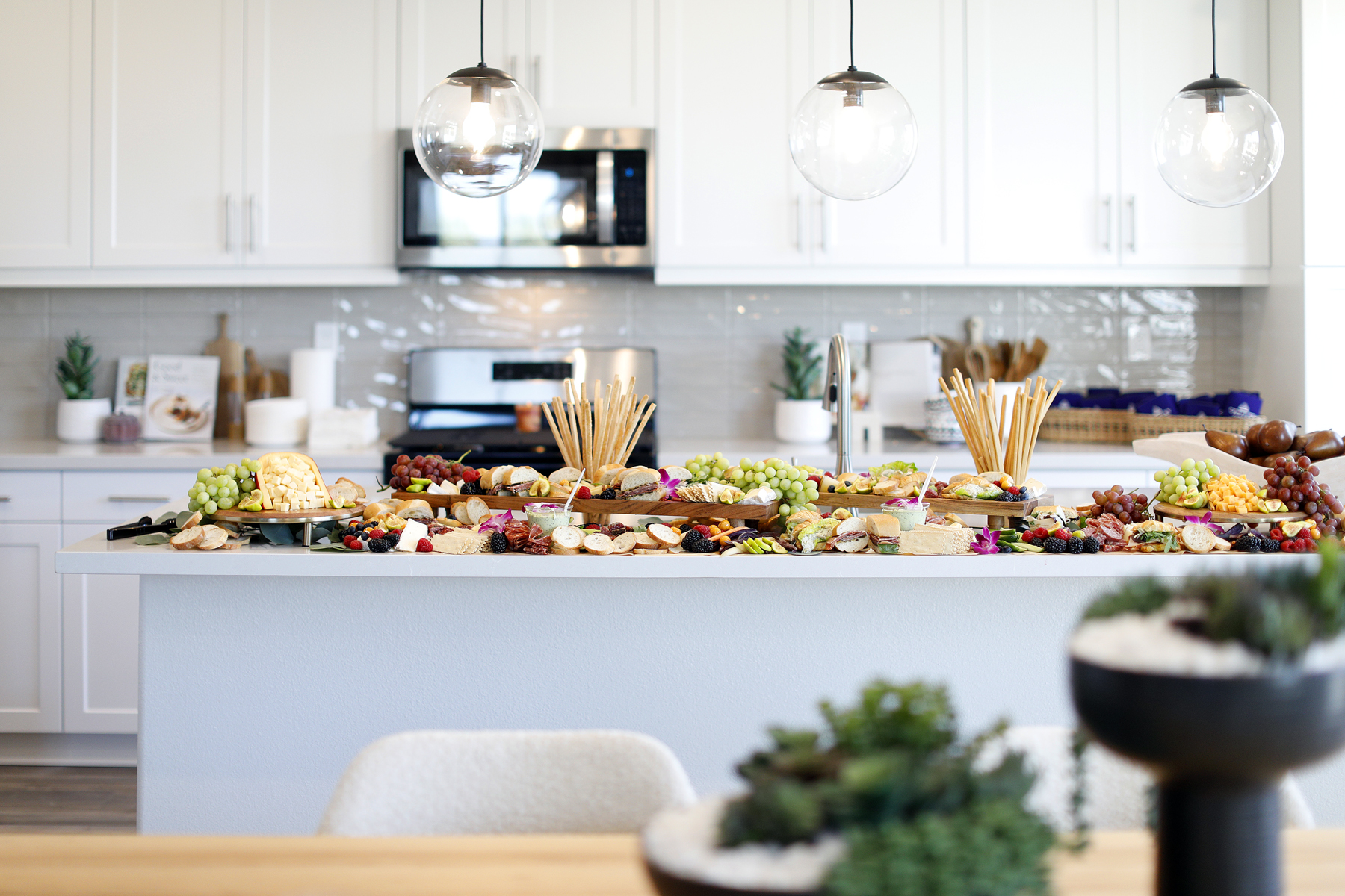 A kitchen with a large counter.