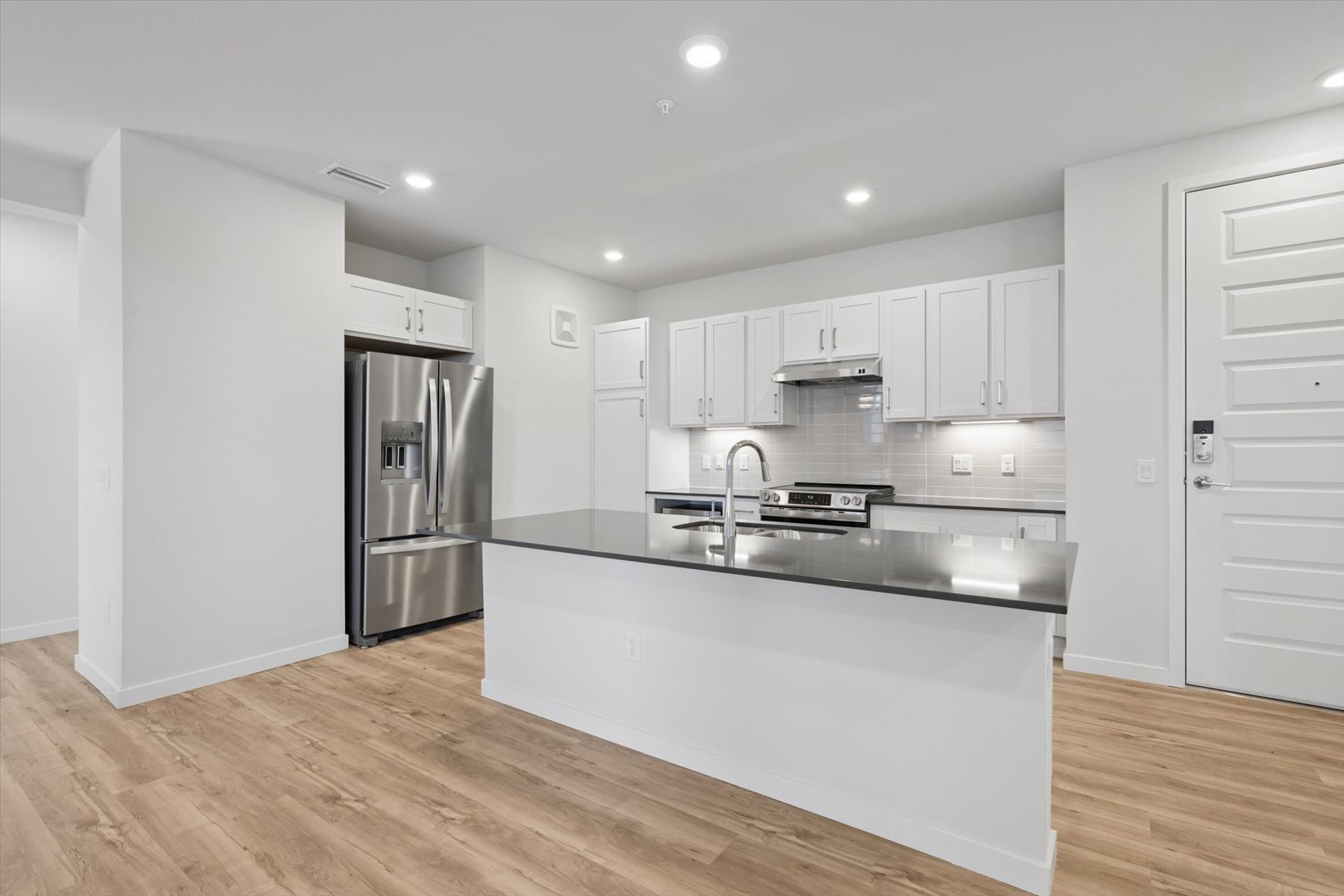 2206 485 Interlocken Blvd., #206