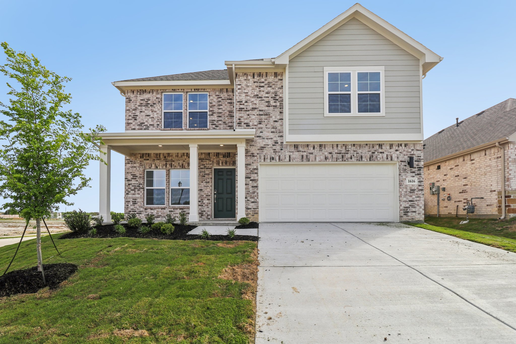 1F25 1616 Sumac Drive